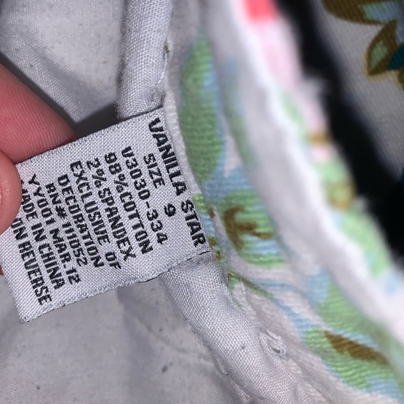 Vanilla Star Juniors White floral jean shorts sz 9 - Picture 8 of 8